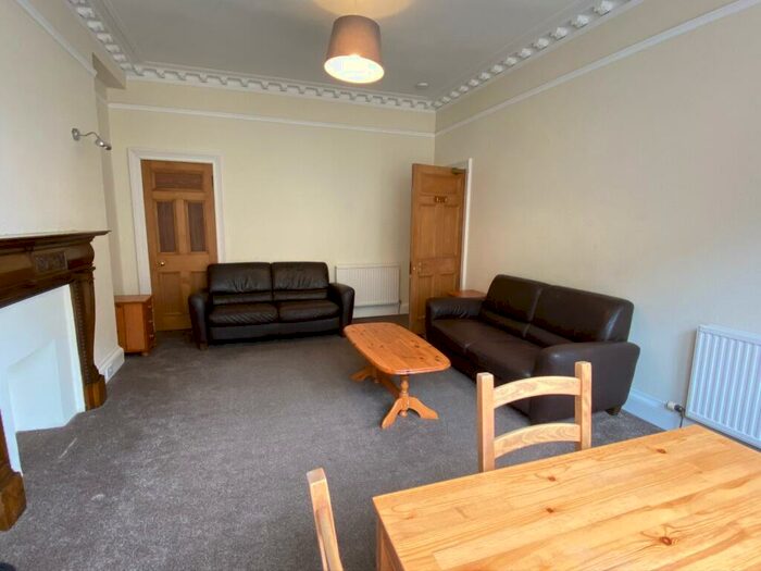 4 Bedroom Flat To Rent In Strathfillan Road, Marchmont, Edinburgh, EH9