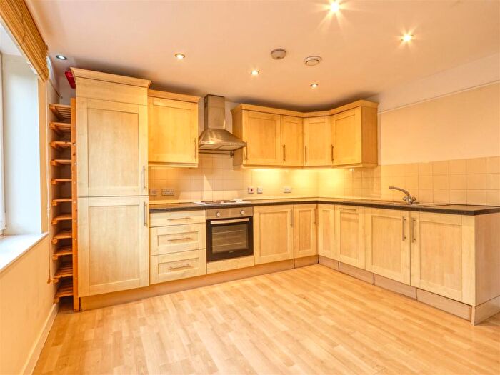 2 Bedroom Apartment To Rent In Brindley House, Tapton Lock, Chesterfield, Derbyshire, S41