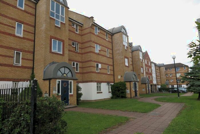 2 Bedroom Apartment To Rent In Dunnage Crescent, Surrey Quays, SE16