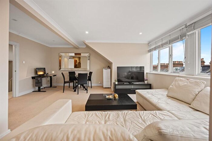 1 Bedroom Flat For Sale In Denning Road, Hampstead, NW3