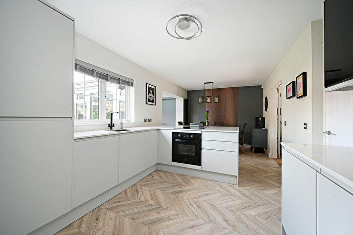 3 Bedroom Detached House For Sale In James Walton Drive, Halfway, Sheffield, S20