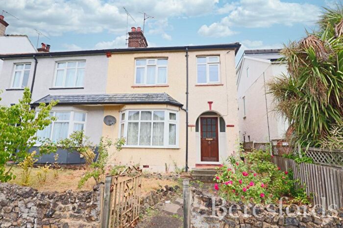 4 Bedroom Semi-Detached House For Sale In Lady Lane, Chelmsford, CM2