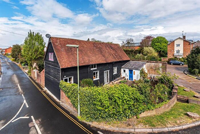 2 Bedroom Detached House For Sale In Linden Road, Leatherhead, KT22