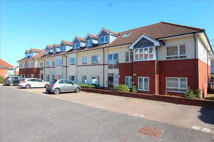 2 Bedroom Apartment To Rent In Hadleigh, SS7