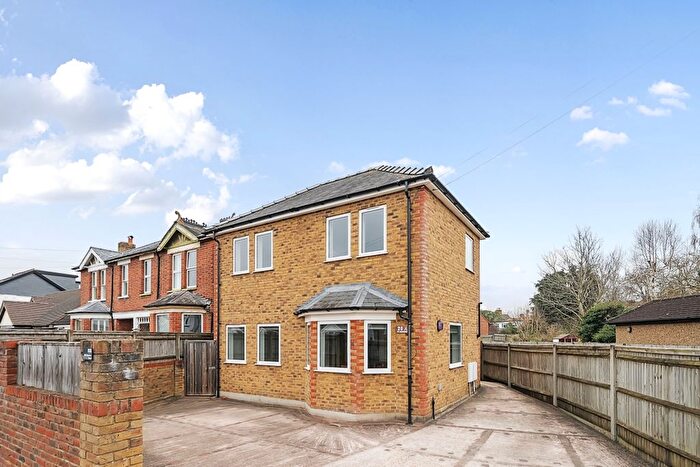3 Bedroom Detached House To Rent In Old Charlton Road, Shepperton, TW17