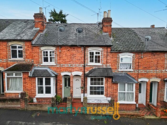 3 Bedroom Terraced House For Sale In Auckland Road, Reading, Berkshire, RG6