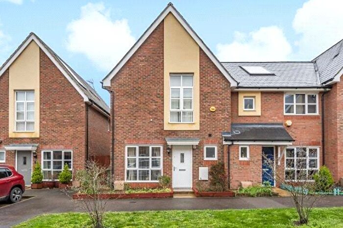 3 Bedroom Terraced House To Rent In Fuggle Drive, Aylesbury, HP21