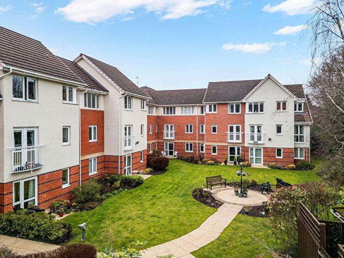 1 Bedroom Flat For Sale In Bradshaw Lane, Grappenhall, WA4