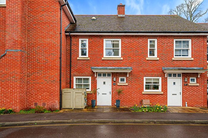 2 Bedroom Terraced House To Rent In Winton Close, Winchester, SO22