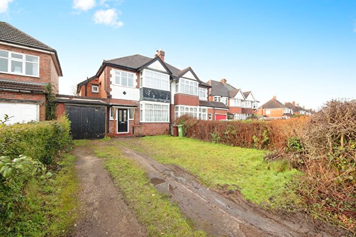 3 Bedroom Semi Detached House For Sale In Longmore Road, Shirley, Solihull, B90