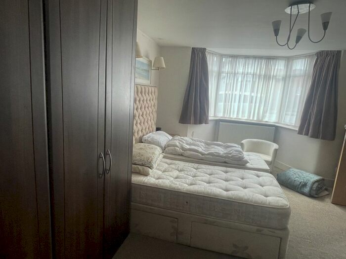 Property To Rent In Brookside Road, London, NW11