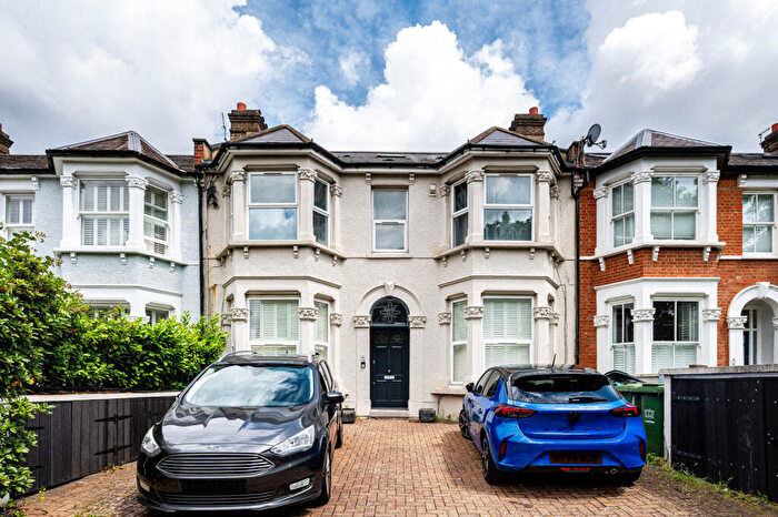 1 Bedroom Flat For Sale In Wellmeadow Road, Hither Green, London, SE13