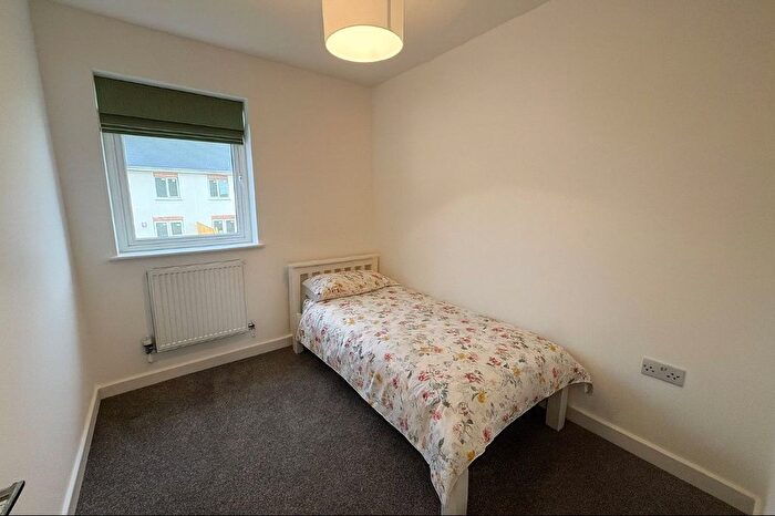 3 Bedroom Semi-detached House For Sale In Llwynhendy Road, Llanelli, SA14