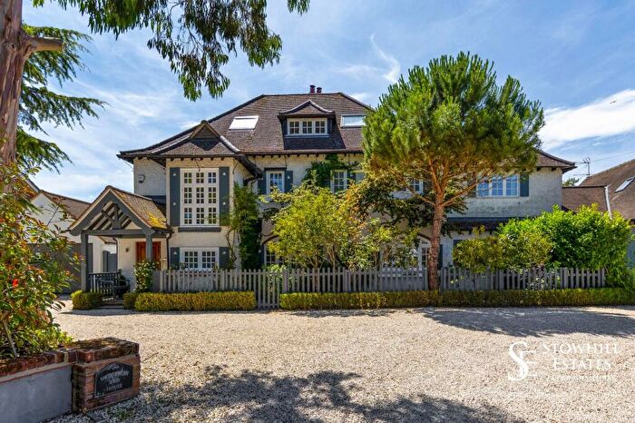 6 Bedroom Semi-Detached House For Sale In Hedgerley Lane, Beaconsfield, HP9
