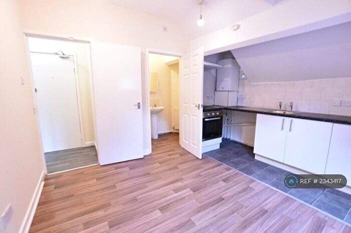 1 Bedroom Flat To Rent In Crescent Road, Luton, LU2
