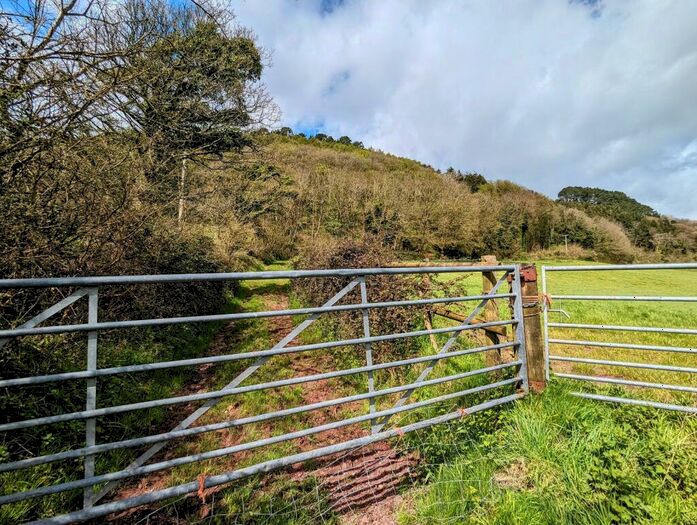 Land For Sale In Pendine, Carmarthen, Carmarthenshire., SA33