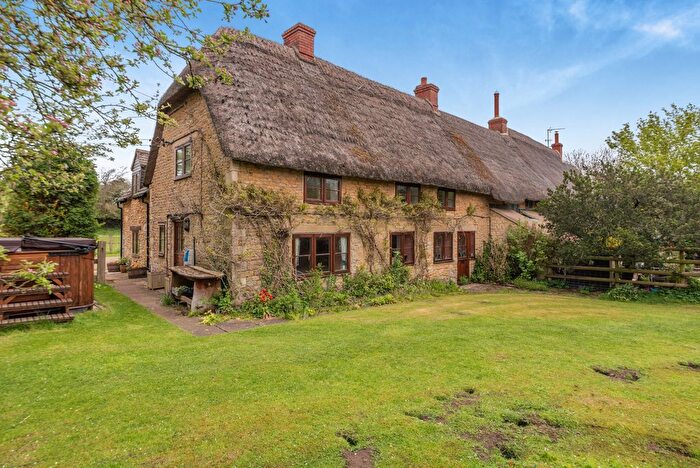 3 Bedroom Equestrian Property For Sale In Ledwell Road, Sandford St. Martin, Chipping Norton, Oxfordshire, OX7