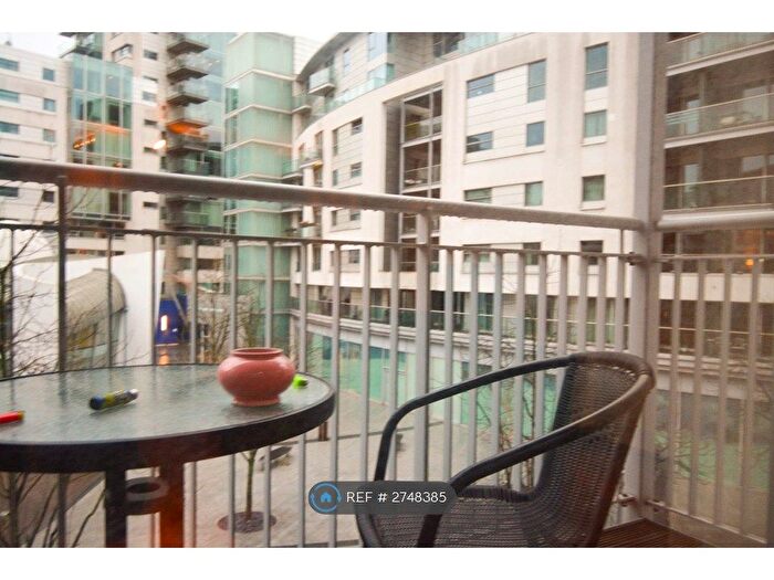 1 Bedroom Flat To Rent In Empire Square, London, SE1