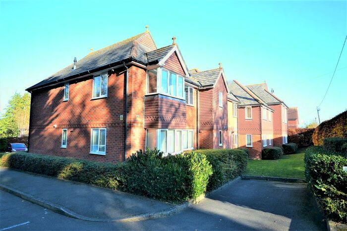 2 Bedroom Flat For Sale In Old Worting Road, Basingstoke RG22