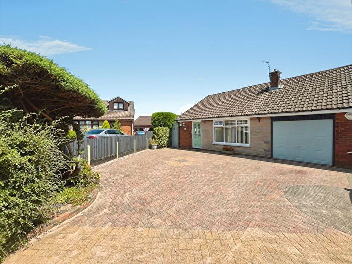3 Bedroom Bungalow For Sale In Elleray Close, Little Lever, BL3