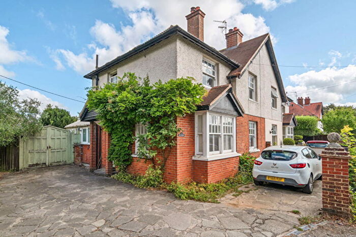3 Bedroom Semi Detached House For Sale In The Spinney, Aldermaston Road, RG24