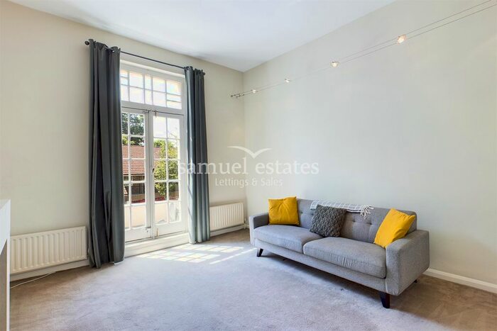 1 Bedroom Flat To Rent In Jeffreys Court, Stockwell, SW4