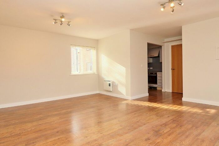 2 Bedroom Flat To Rent In Hevingham Drive, Chadwell Heath, RM6