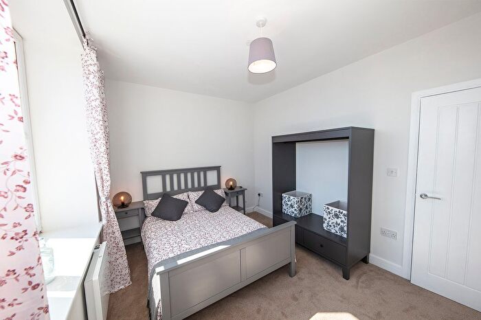 2 Bedroom Flat To Rent In Hanover St, Swansea, SA1