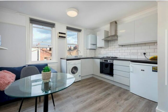 1 Bedroom Flat To Rent In Cleveland Street, London, W1T