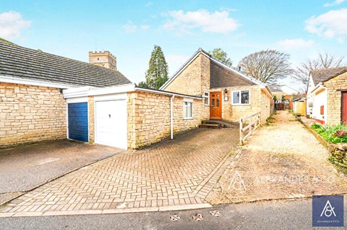 2 Bedroom Bungalow For Sale In Old Town, Brackley, Northamptonshire, NN13