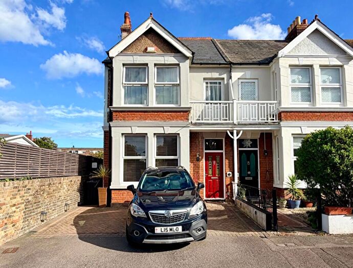3 Bedroom End Of Terrace House For Sale In Talbot Road, Margate, CT9