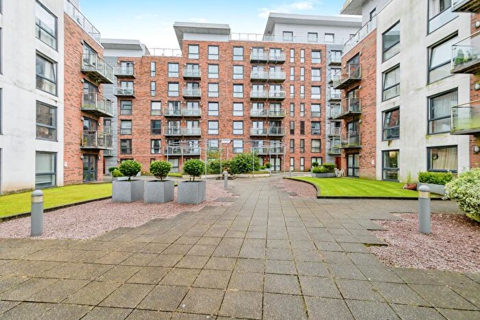 2 Bedroom Flat For Sale In Cedar Court, Cedar Court, Longfield Centre, Prestwich, Manchester, M25