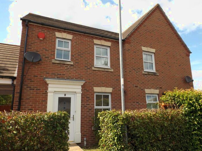 3 Bedroom Terraced House To Rent In Langley, Slough, SL3