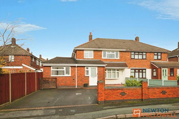 3 Bedroom Semi Detached House To Rent In Meadow Lane, Willenhall, WV12