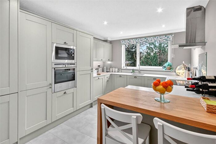 2 Bedroom Apartment For Sale In Cardwell Crescent, Sunninghill, Ascot, SL5