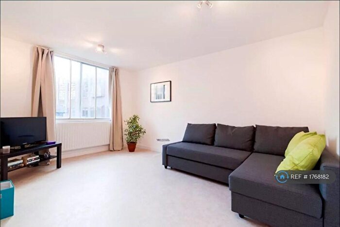 2 Bedroom Flat To Rent In Shire House, London, EC1Y