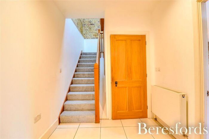 2 Bedroom Duplex For Sale In Myers Court, The Galleries, CM14