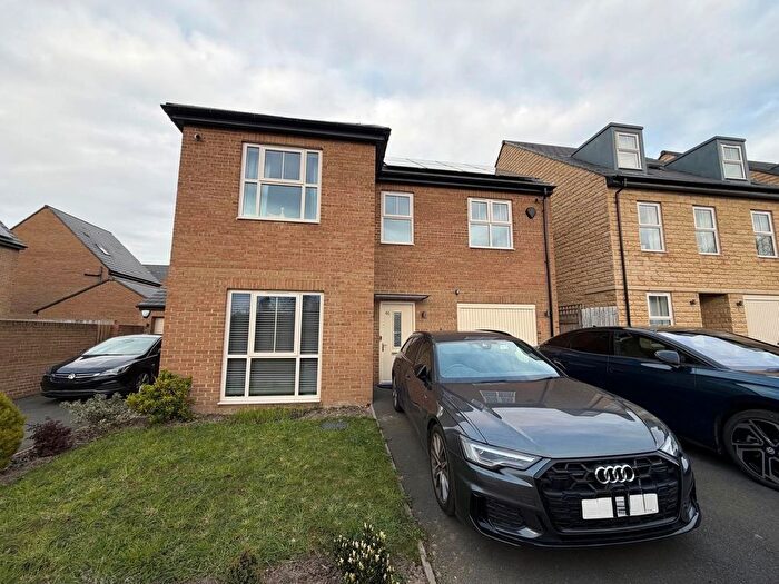 4 Bedroom Detached House For Sale In Arnall Street, Castleford, WF10