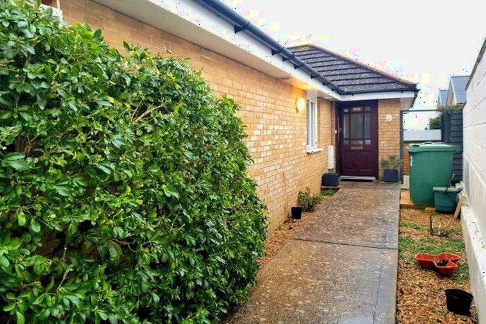 2 Bedroom Bungalow To Rent In Fitzroy Street, Sandown, PO36