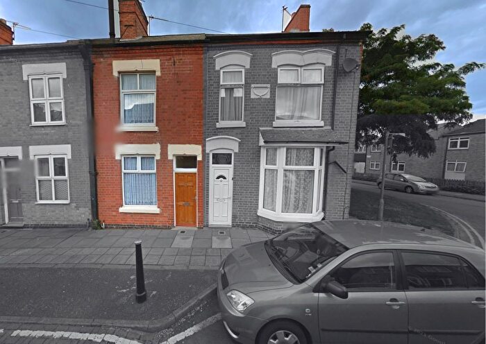 3 Bedroom Terraced House To Rent In Mount Road, Leicester, LE5