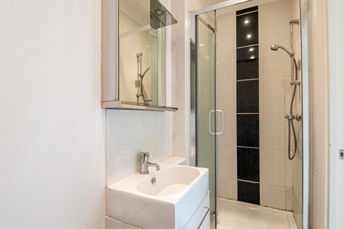 2 Bedroom Apartment To Rent In Horsefair, Banbury, OX16