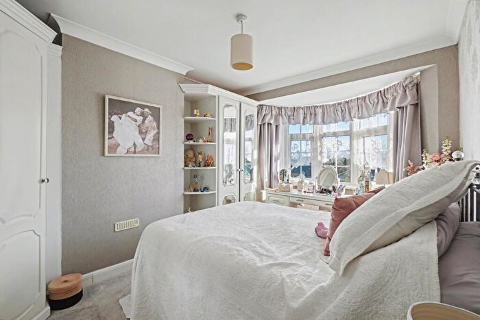 3 Bedroom Semi-Detached House For Sale In Grovehurst Road, Kemsley, Sittingbourne, Kent, ME10