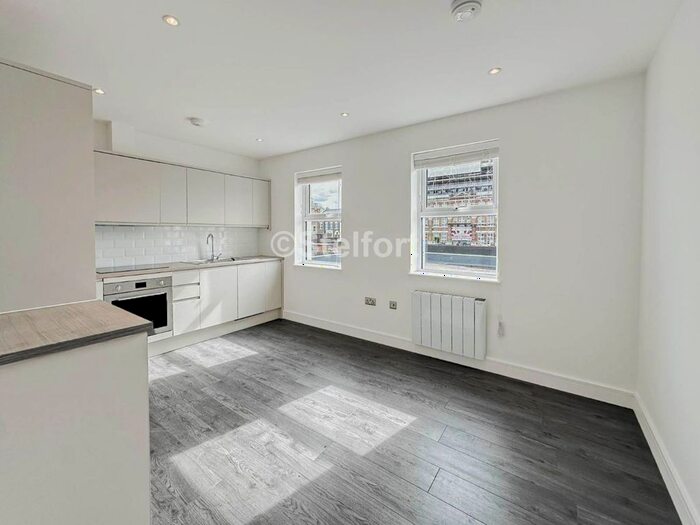 1 Bedroom Flat To Rent In Leytonstone Road, London, E15