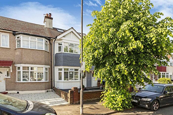 4 Bedroom Property To Rent In Phyllis Avenue, New Malden, KT3