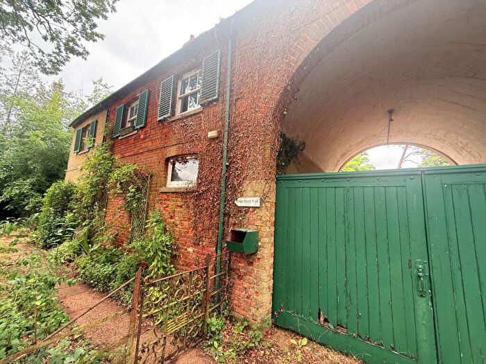 4 Bedroom Coach House To Rent In Coach House Flat, Woodbury Hall, Everton, Central Bedfordshire, SG19