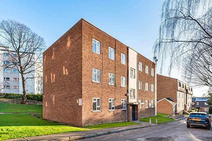 2 Bedroom Flat For Sale In Leigham Court Road, London, SW16