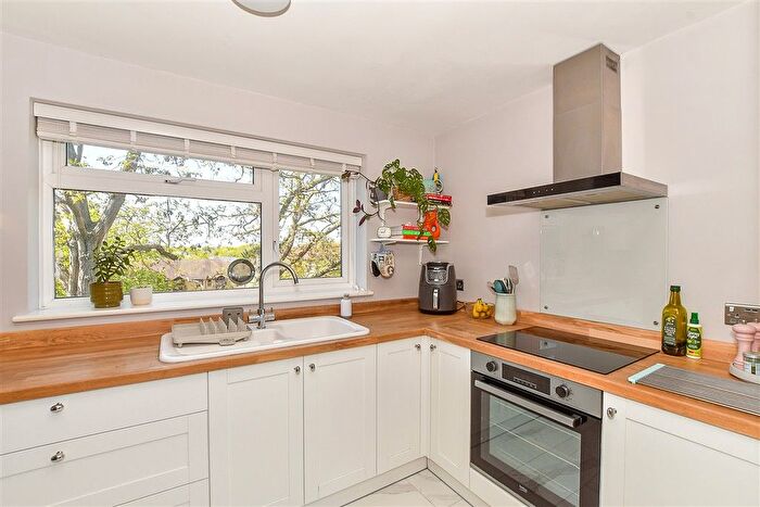 1 Bedroom Flat For Sale In Whitelake Road, Tonbridge, Kent, TN10