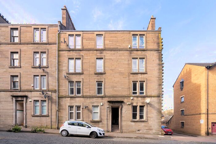 2 Bedroom Flat To Rent In Rosefield Street, Dundee, DD1
