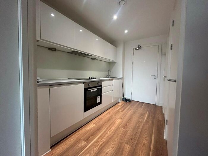 Studio To Rent In Falkner Street, L8