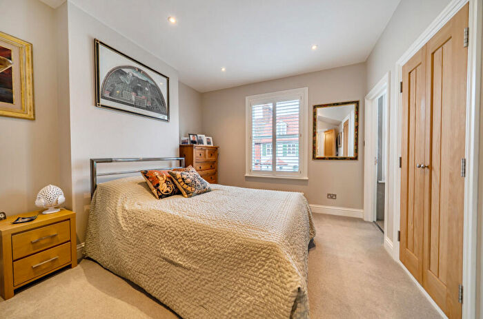 2 Bedroom Maisonette For Sale In Montagu Road, Datchet, Slough, SL3
